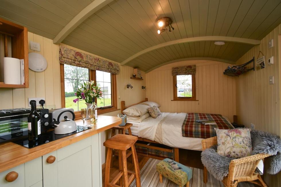 The Shepherds Hut カーマーゼン エクステリア 写真